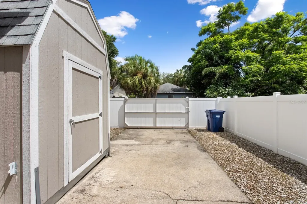 2119 W Spruce Street Tampa FL 33607