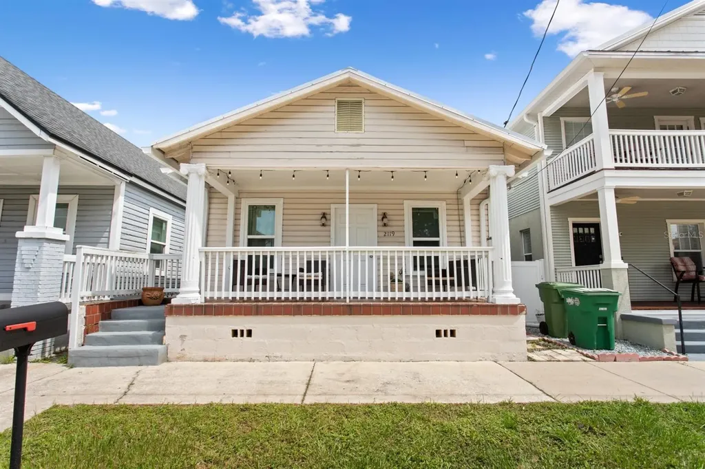 2119 W Spruce Street Tampa FL 33607