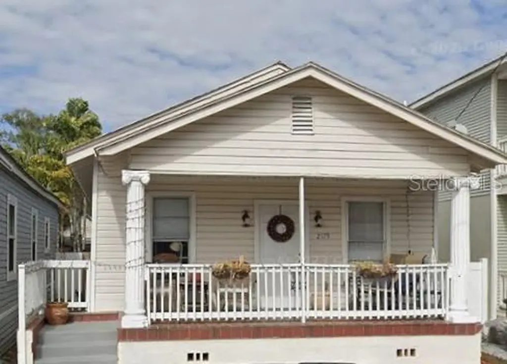 2119 W Spruce Street Tampa FL 33607