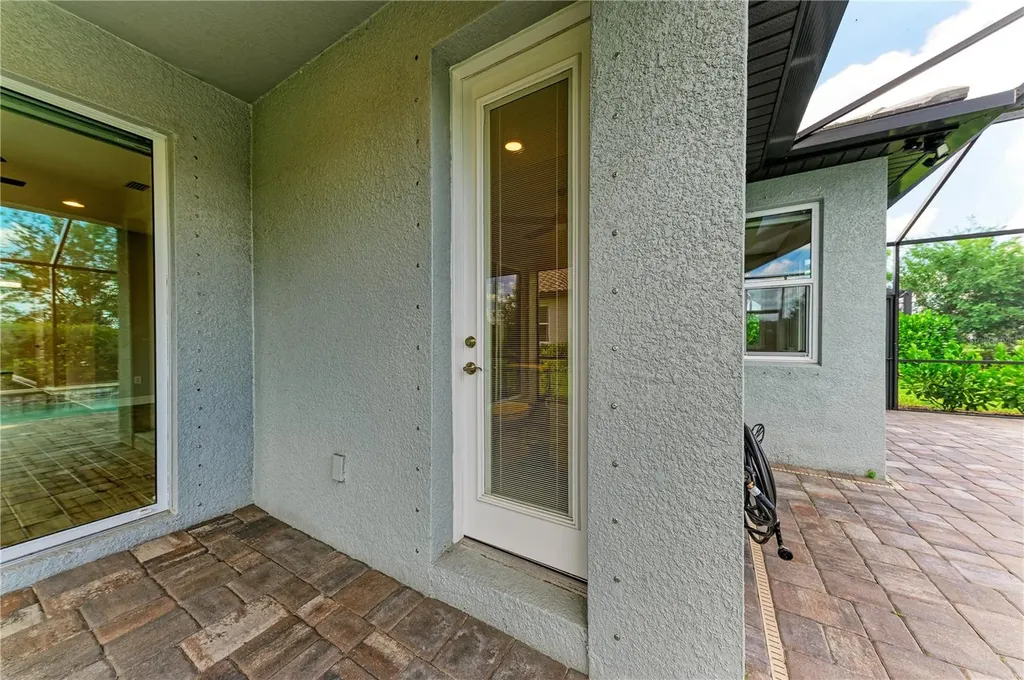 4745 Antrim Drive Sarasota FL 34240