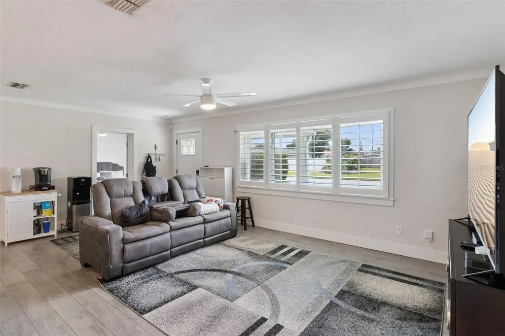 1761 65th Avenue N St Petersburg FL 33702