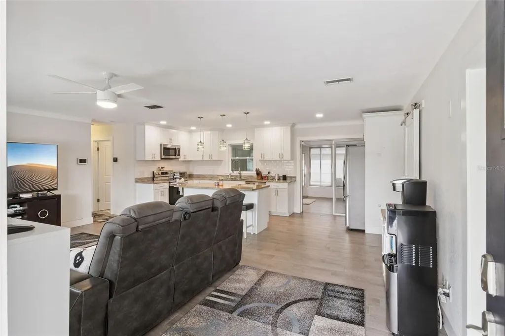 1761 65th Avenue N St Petersburg FL 33702