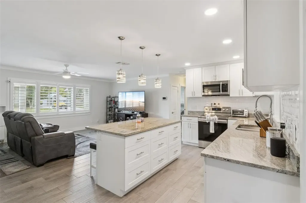 1761 65th Avenue N St Petersburg FL 33702