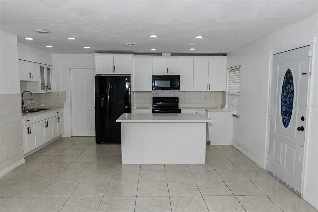 5810 N Thatcher Avenue Tampa FL 33614