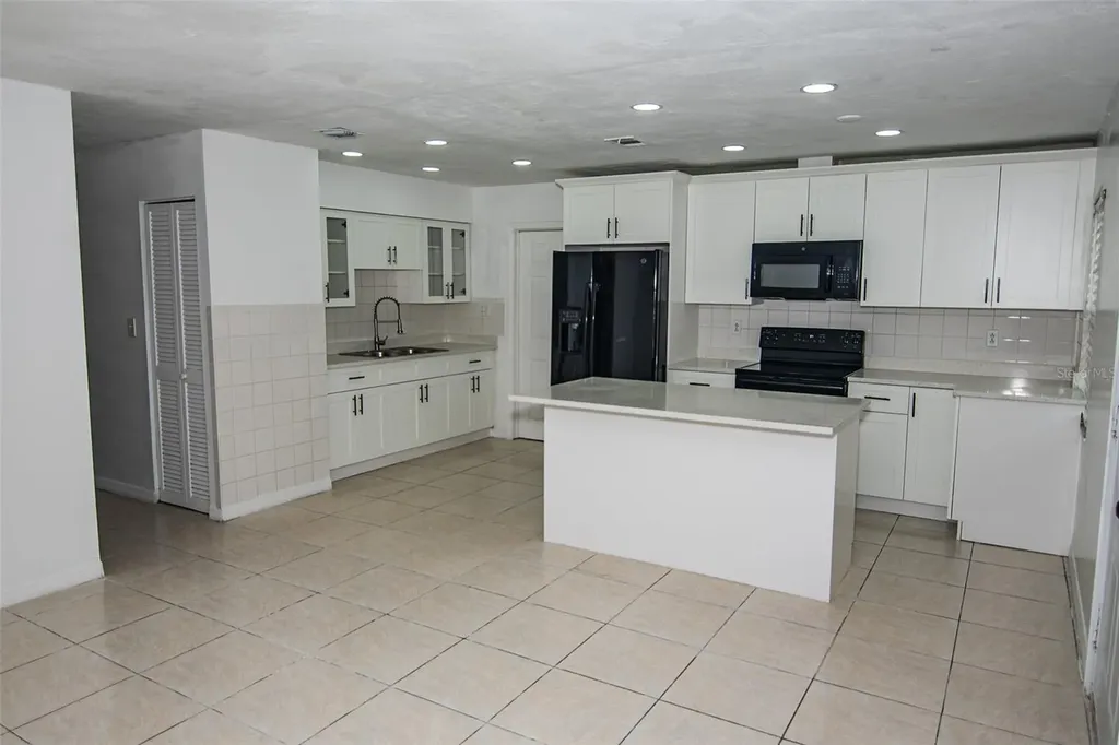 5810 N Thatcher Avenue Tampa FL 33614