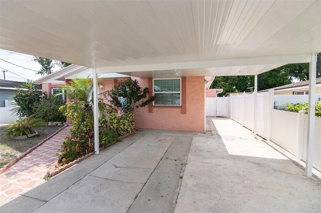 5810 N Thatcher Avenue Tampa FL 33614