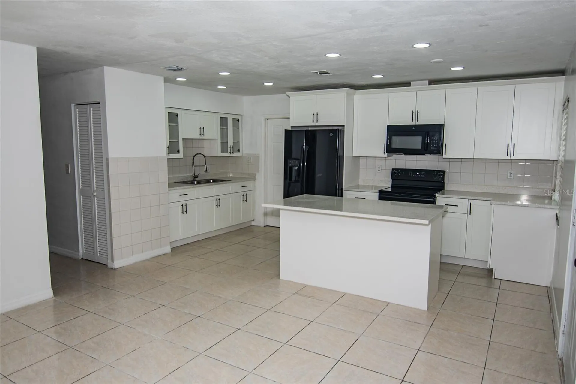 5810 N Thatcher Avenue Tampa FL 33614