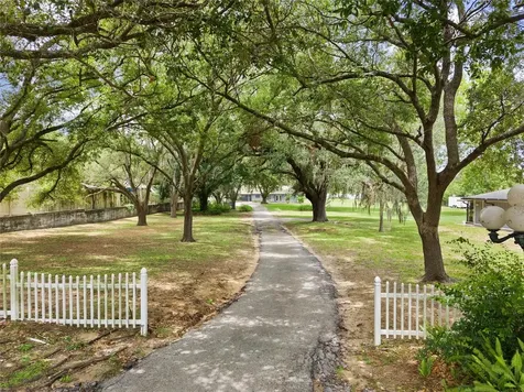 498 Lakewood Drive Brandon FL 33510