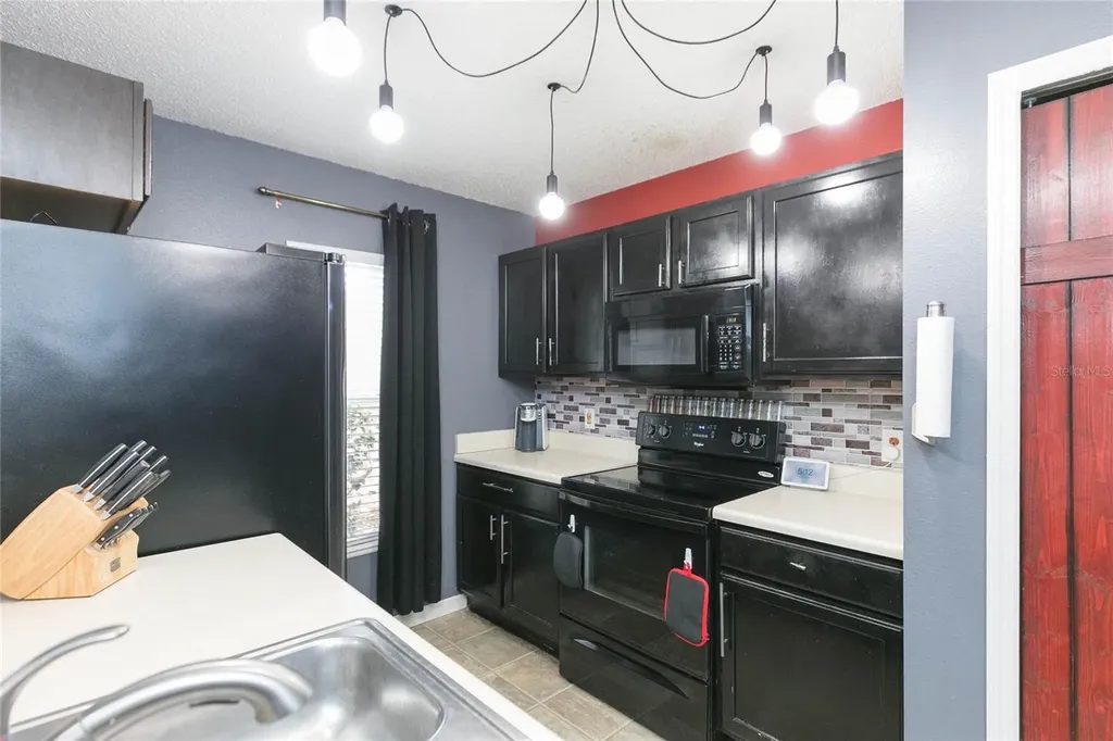 9922 Ashburn Lake Drive Tampa FL 33610
