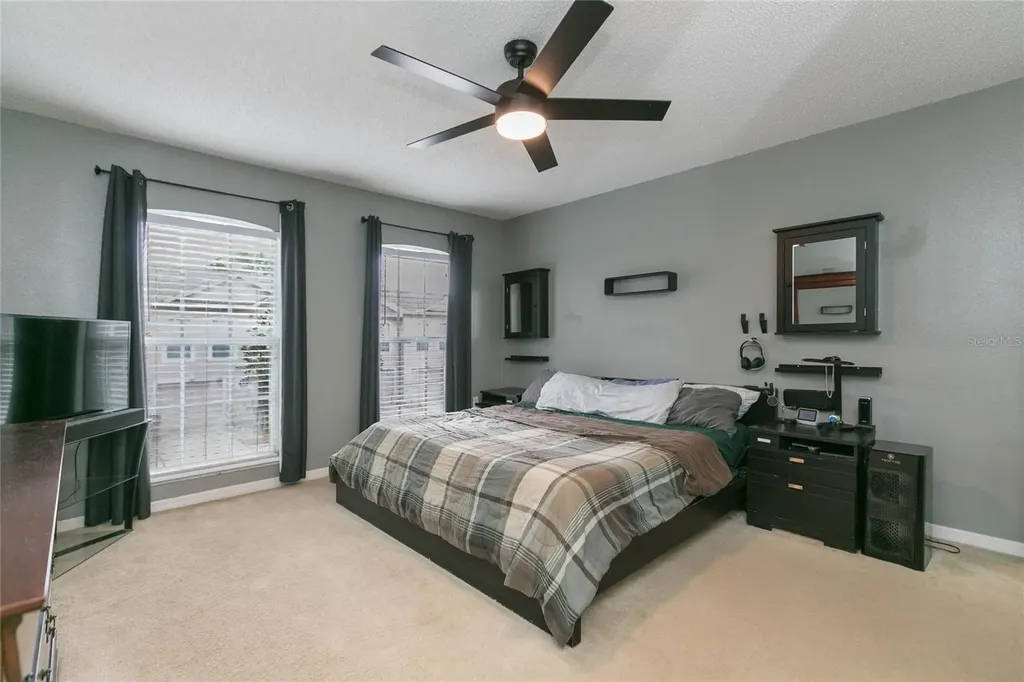 9922 Ashburn Lake Drive Tampa FL 33610