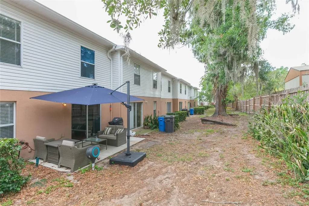 9922 Ashburn Lake Drive Tampa FL 33610