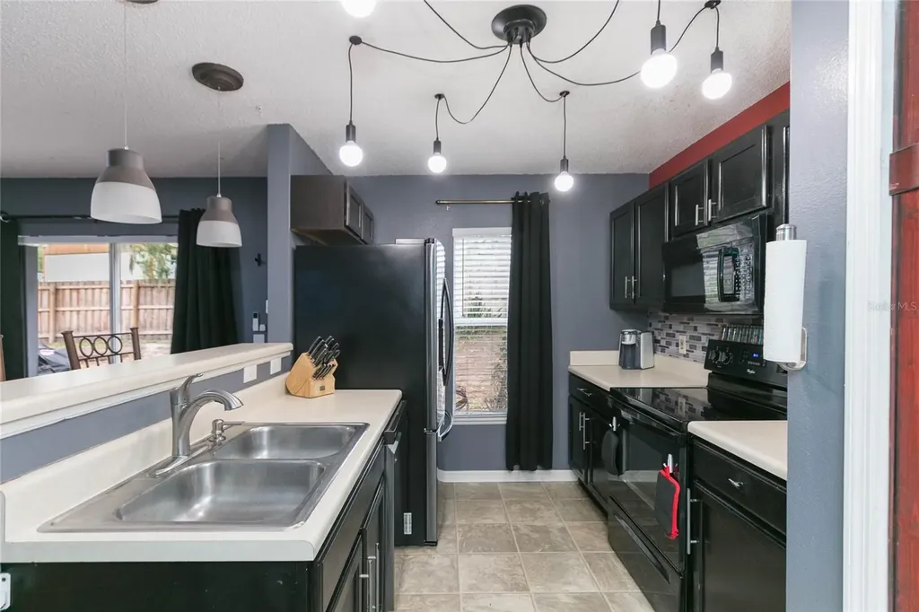 9922 Ashburn Lake Drive Tampa FL 33610