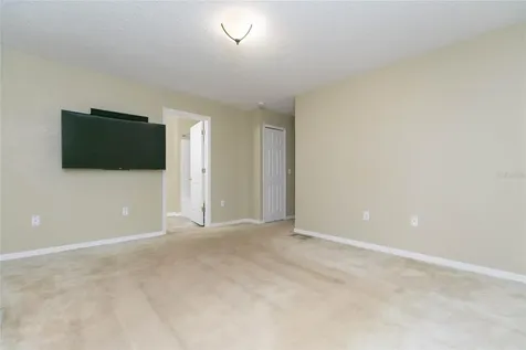 9922 Ashburn Lake Drive Tampa FL 33610