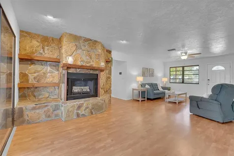 7206 8th Avenue NW Bradenton FL 34209