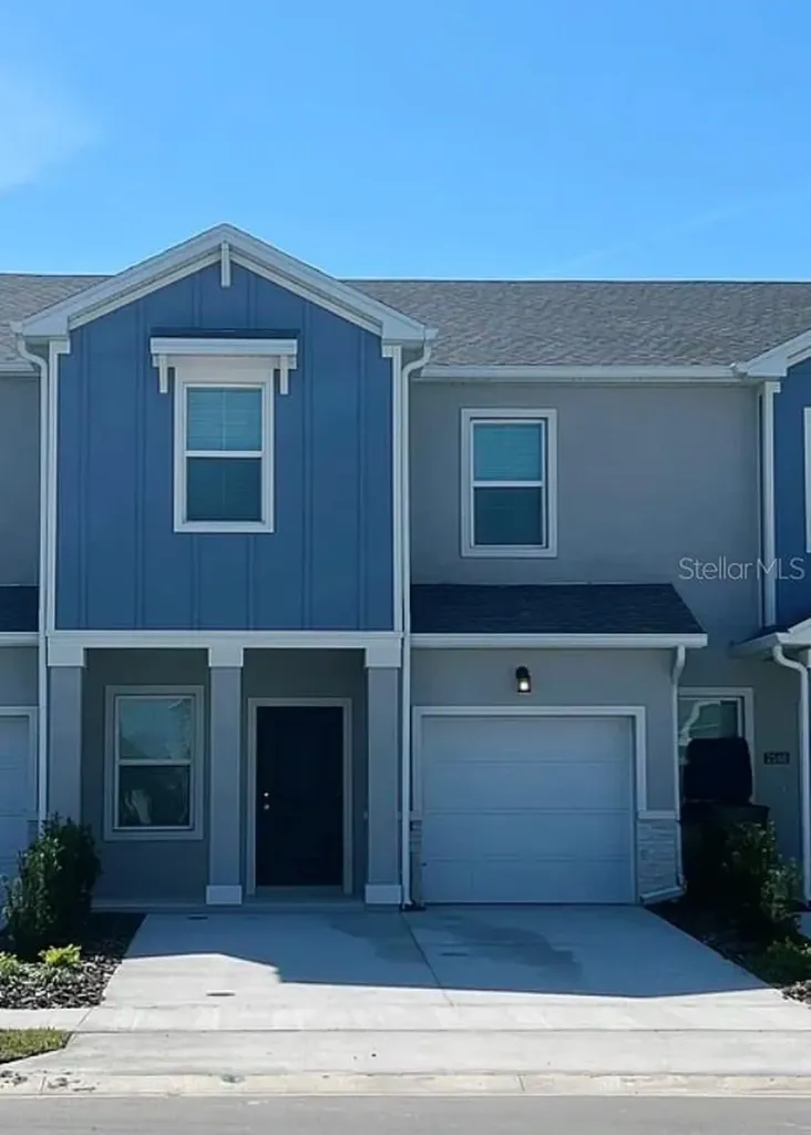 2562 Skyline Loop Kissimmee FL 34758