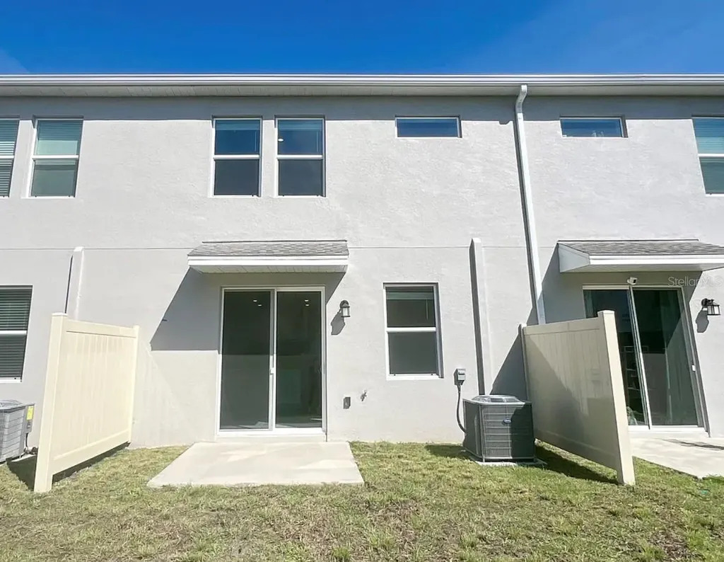 2562 Skyline Loop Kissimmee FL 34758