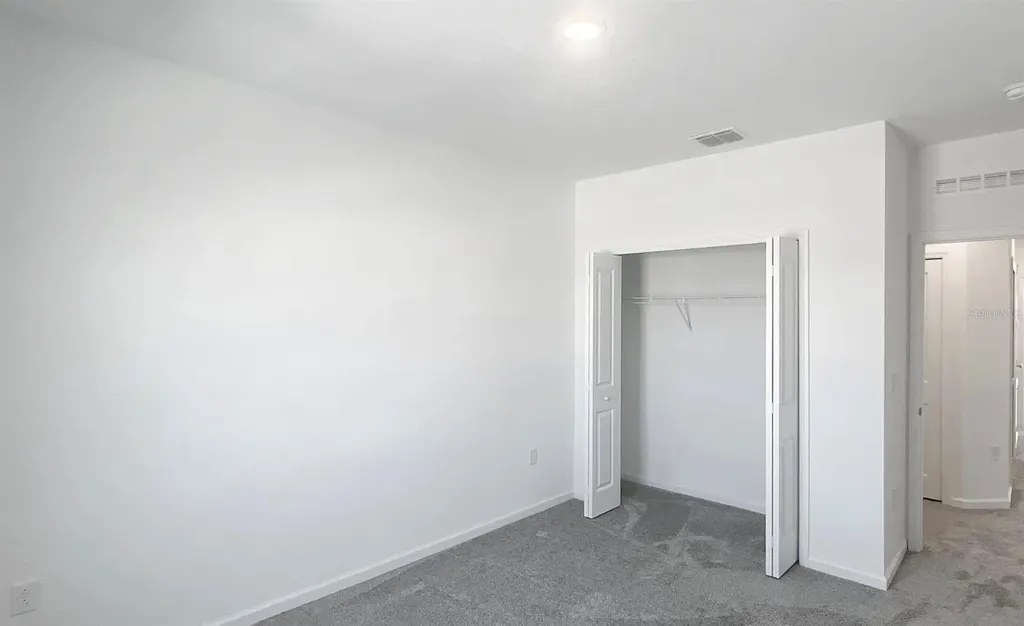 2562 Skyline Loop Kissimmee FL 34758