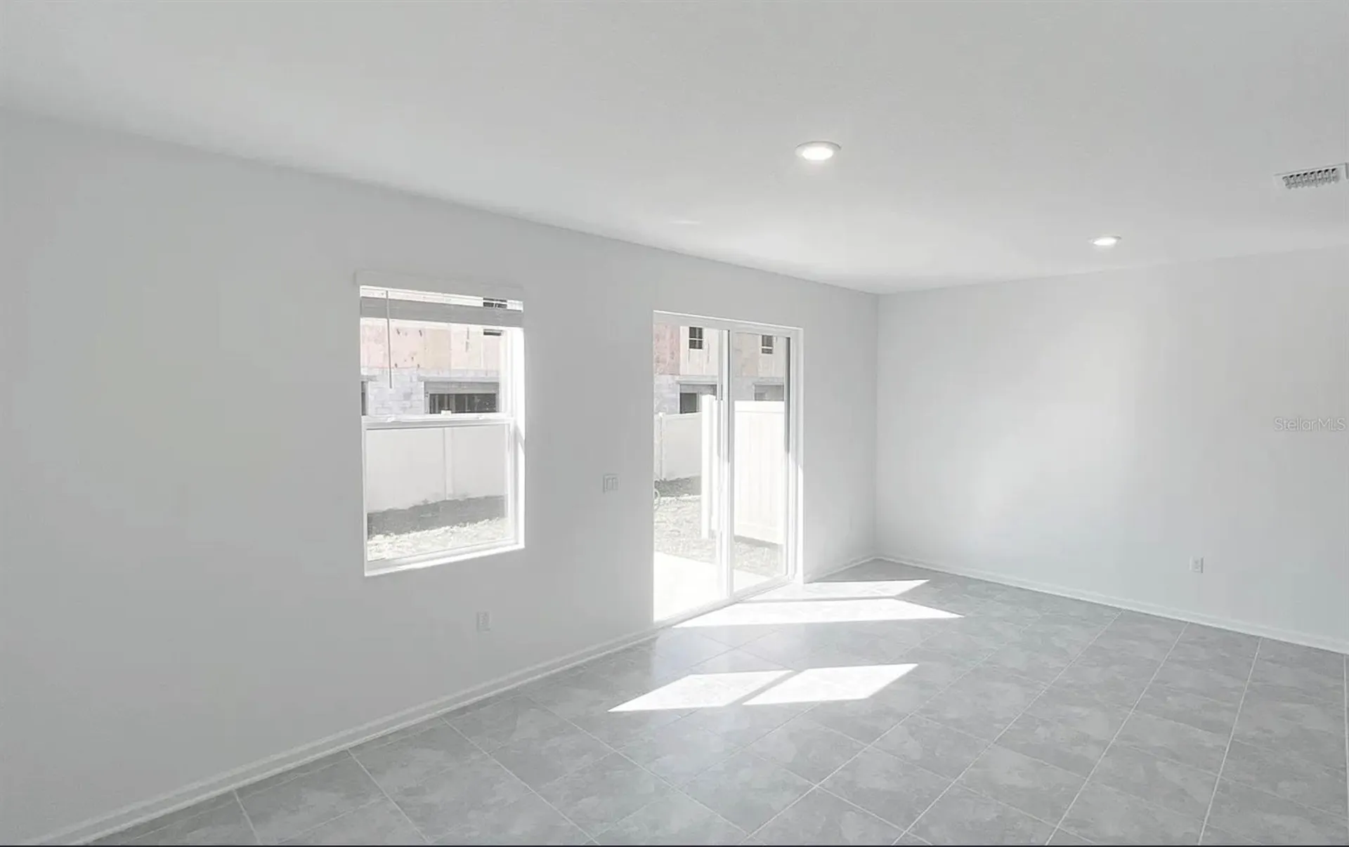 2562 Skyline Loop Kissimmee FL 34758