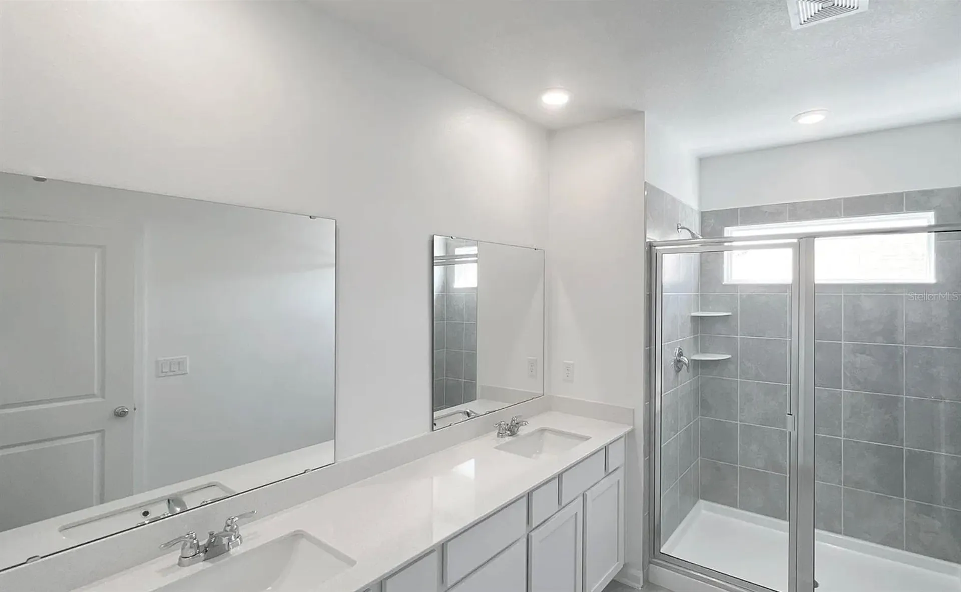 2562 Skyline Loop Kissimmee FL 34758