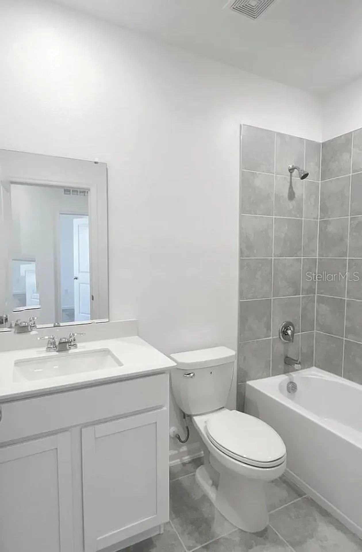 2562 Skyline Loop Kissimmee FL 34758