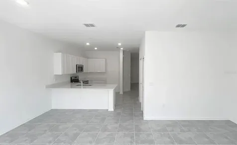 2562 Skyline Loop Kissimmee FL 34758