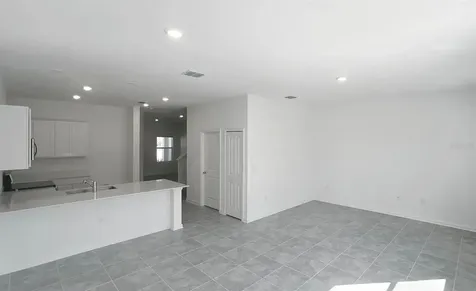 2562 Skyline Loop Kissimmee FL 34758