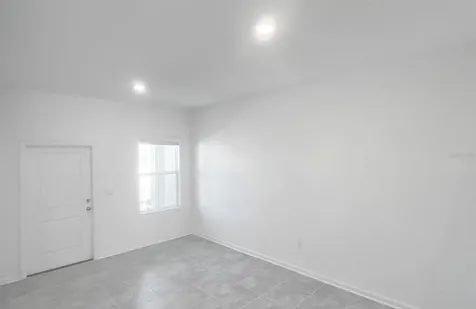 2562 Skyline Loop Kissimmee FL 34758