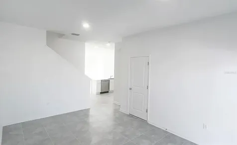 2562 Skyline Loop Kissimmee FL 34758