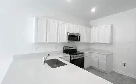 2562 Skyline Loop Kissimmee FL 34758