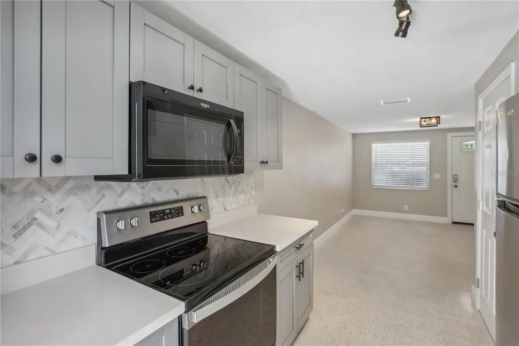 8703 Navajo Avenue Tampa FL 33637