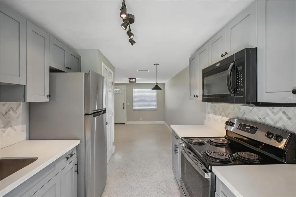 8703 Navajo Avenue Tampa FL 33637