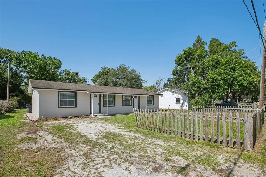 8703 Navajo Avenue Tampa FL 33637