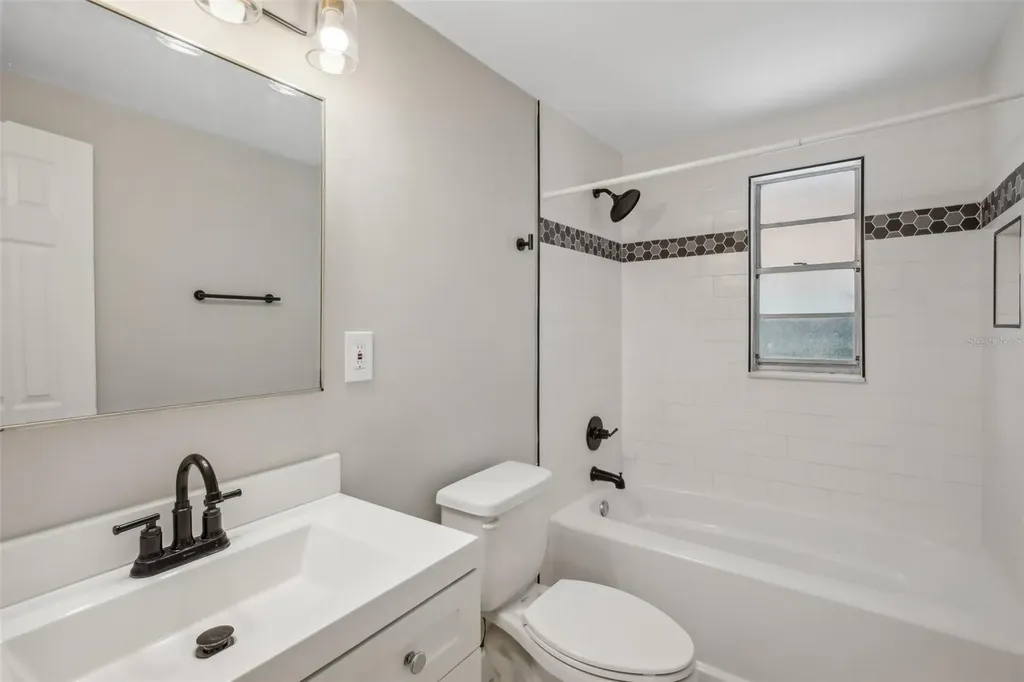 8703 Navajo Avenue Tampa FL 33637