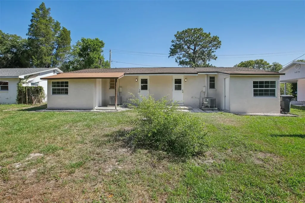 8703 Navajo Avenue Tampa FL 33637