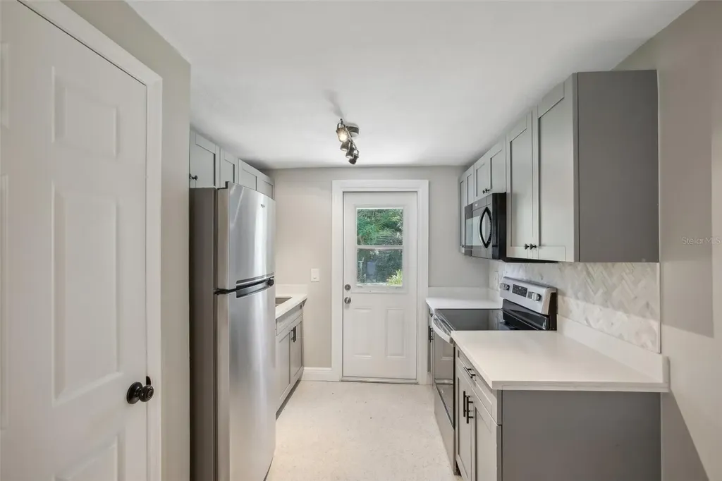 8703 Navajo Avenue Tampa FL 33637