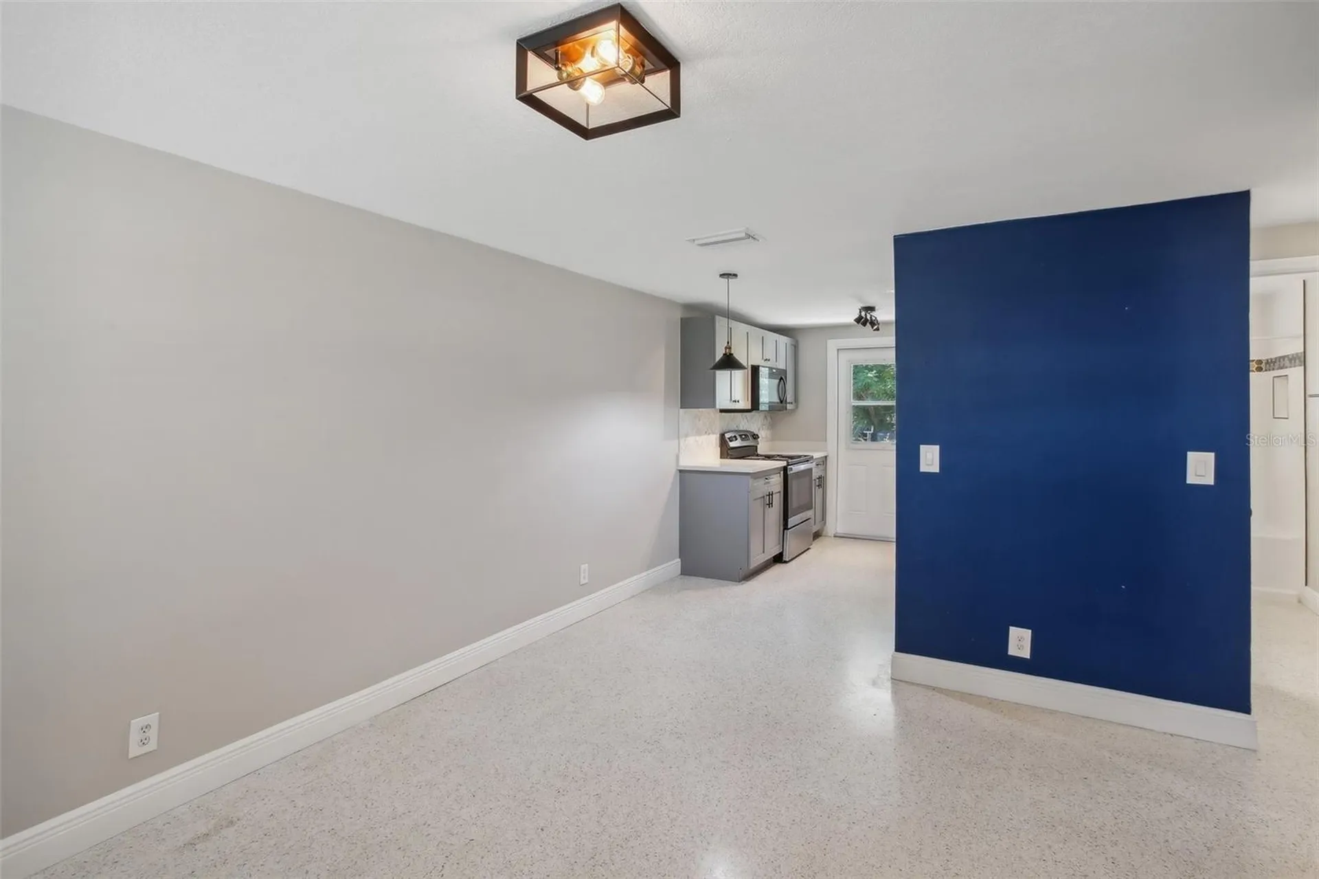 8703 Navajo Avenue Tampa FL 33637