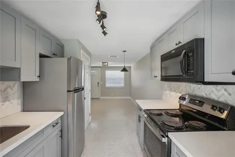 8703 Navajo Avenue Tampa FL 33637
