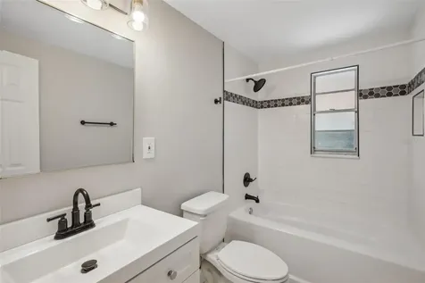 8703 Navajo Avenue Tampa FL 33637