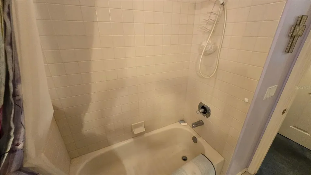 1040 Tradewinds Drive Tarpon Springs FL 34689