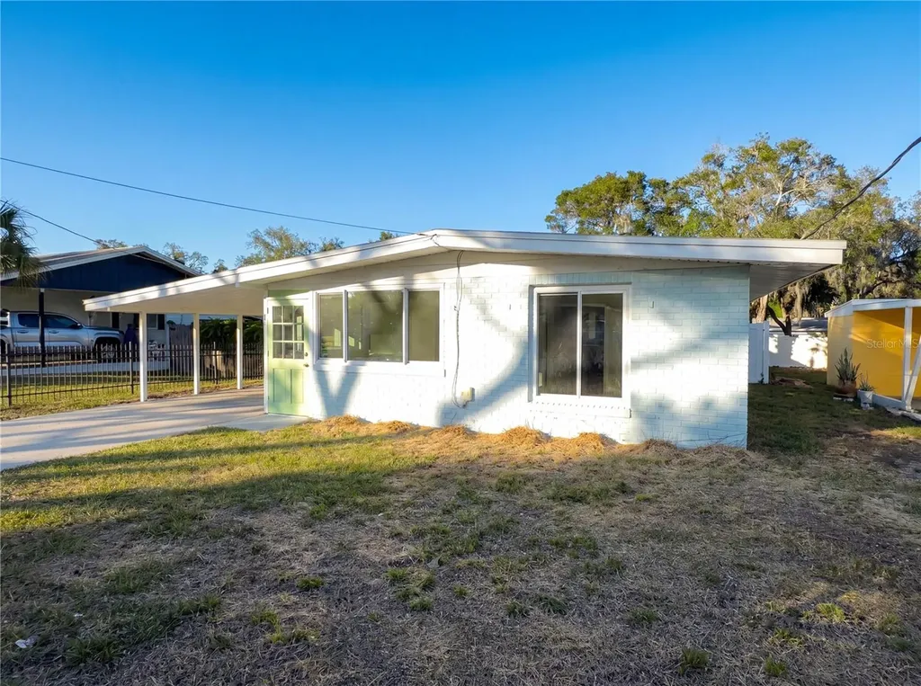 911 New York Street Edgewater FL 32132