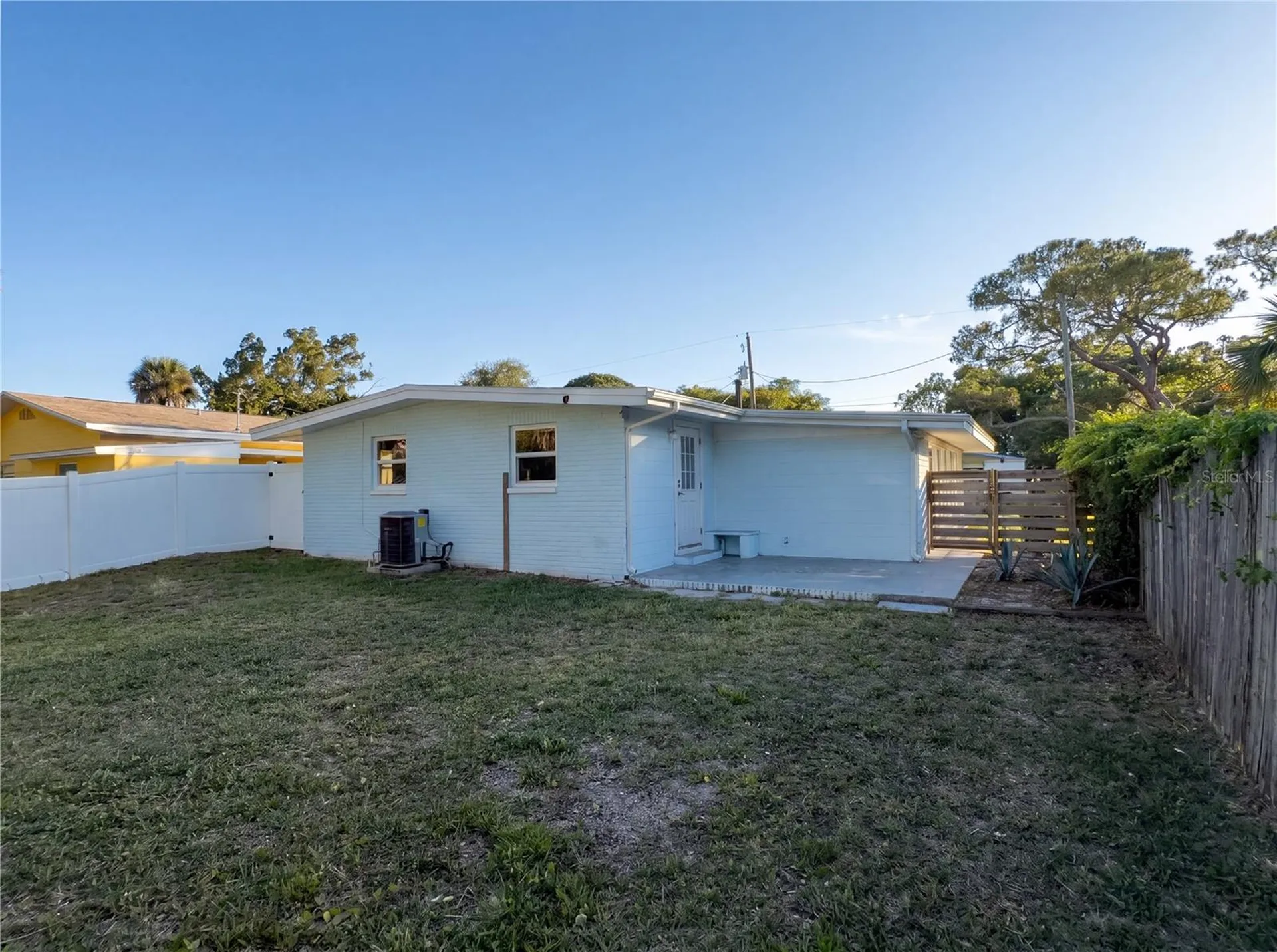 911 New York Street Edgewater FL 32132