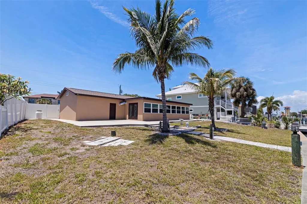 5108 Commonwealth Road Palmetto FL 34221