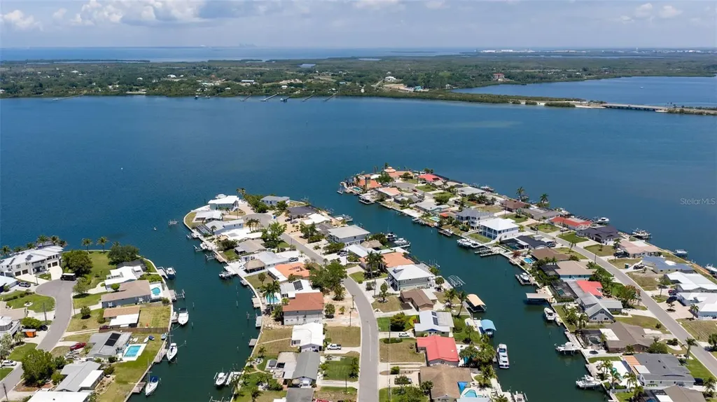 5108 Commonwealth Road Palmetto FL 34221