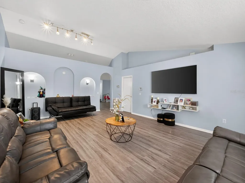 4020 Sunny Day Way Kissimmee FL 34744