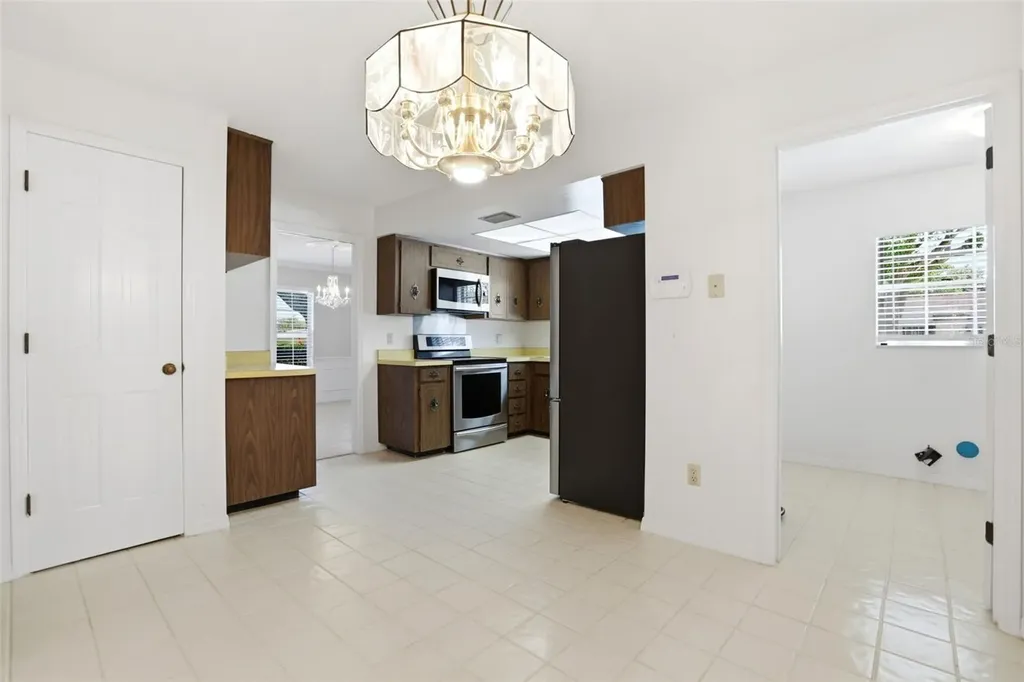 5082 Jennifer Place Orlando FL 32807