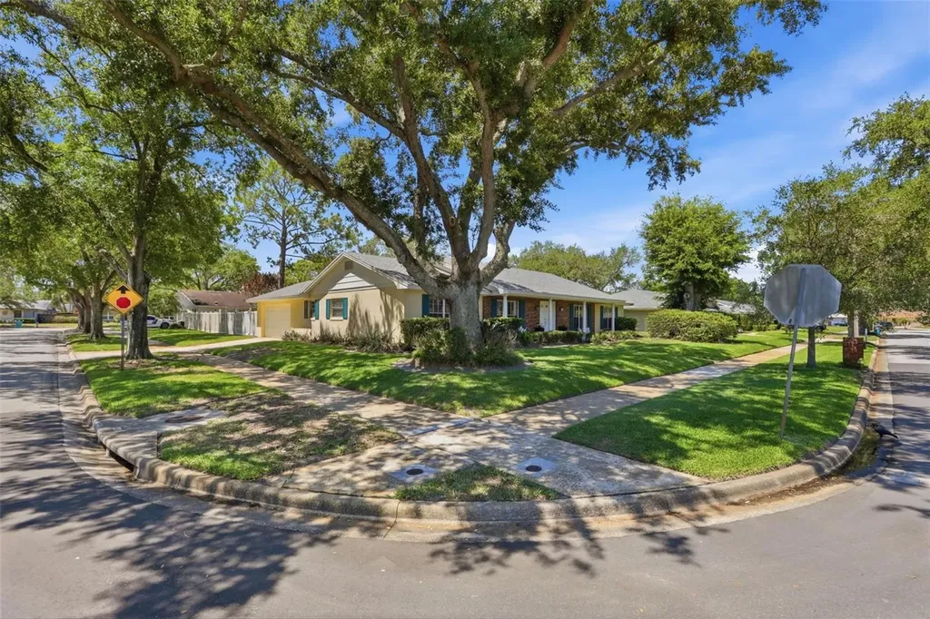 5082 Jennifer Place Orlando FL 32807