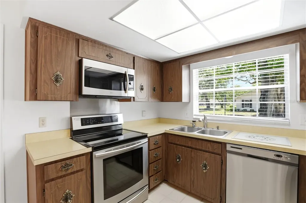 5082 Jennifer Place Orlando FL 32807