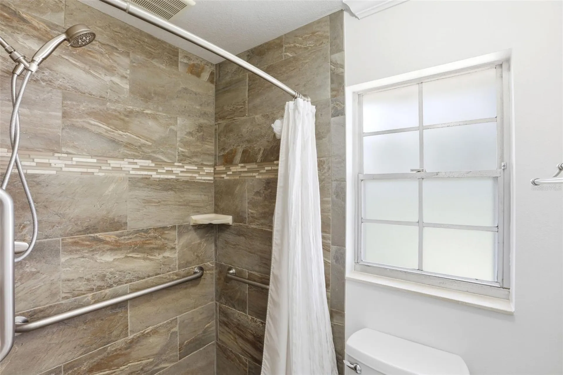 5082 Jennifer Place Orlando FL 32807