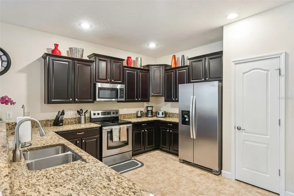 1420 Moon Valley Davenport FL 33896