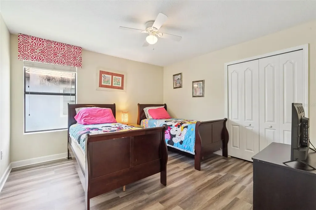 1420 Moon Valley Davenport FL 33896